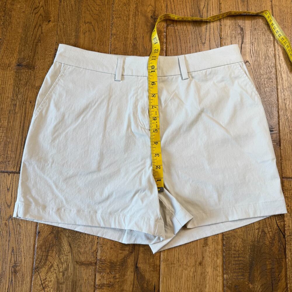 Southern Tide Women's Chino Performance Short 4" Inseam Khaki Beige Womens 4 - Picture 4 of 7
